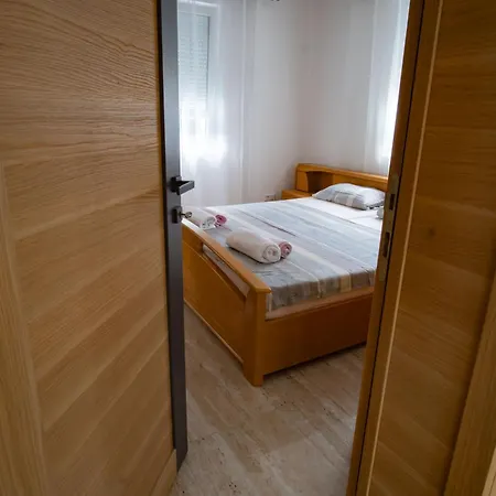 Raj Petrovic Villa *