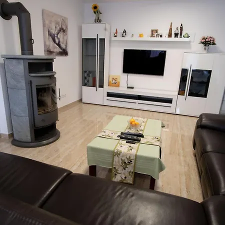 Villa Raj Petrovic *