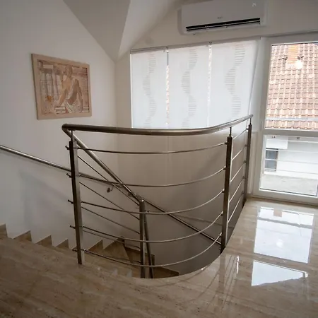 Raj Petrovic Villa *