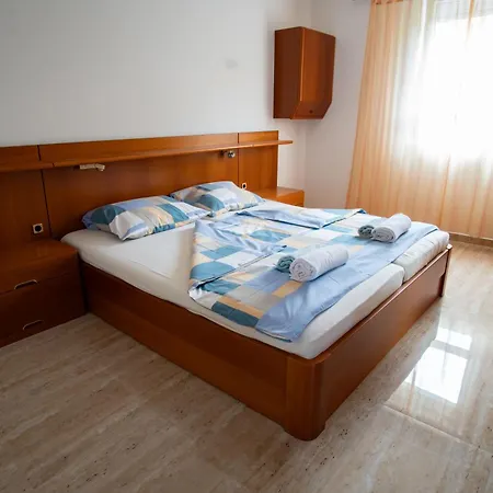 Villa Raj Petrovic *